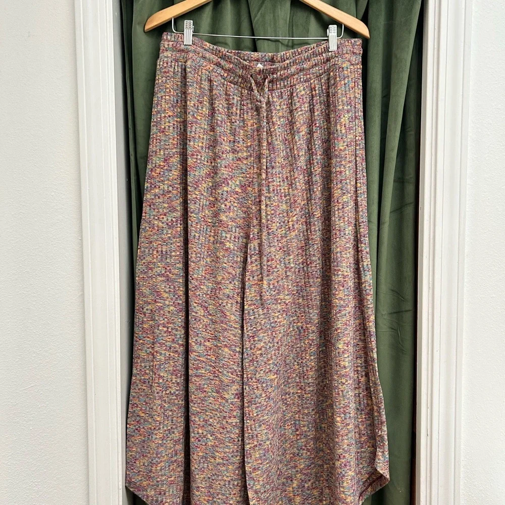 Daily Practice fit. Super soft and cozy. - Picture 10 of 13